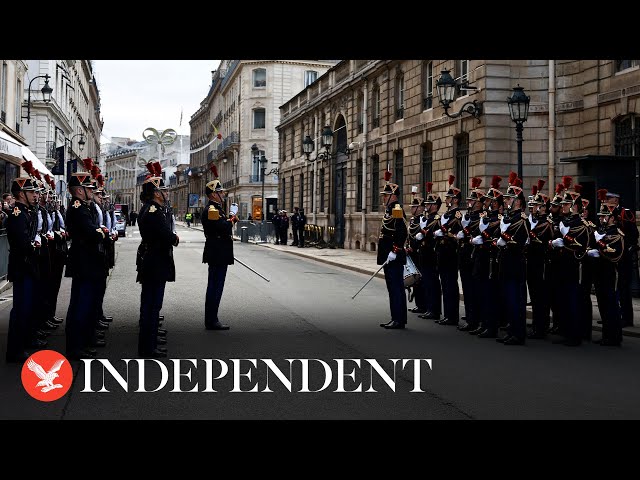 Live: British soldiers join changing of the guard in Paris to mark Entente Cordiale anniversary
