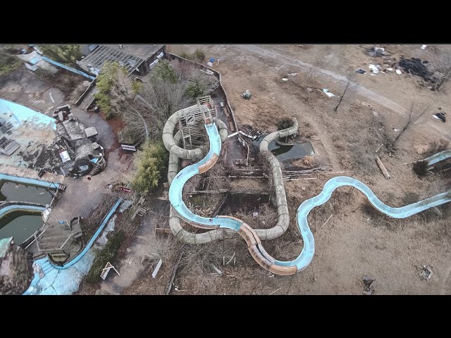 Exploring an ABANDONED Water Park...(closed from a tragic death)