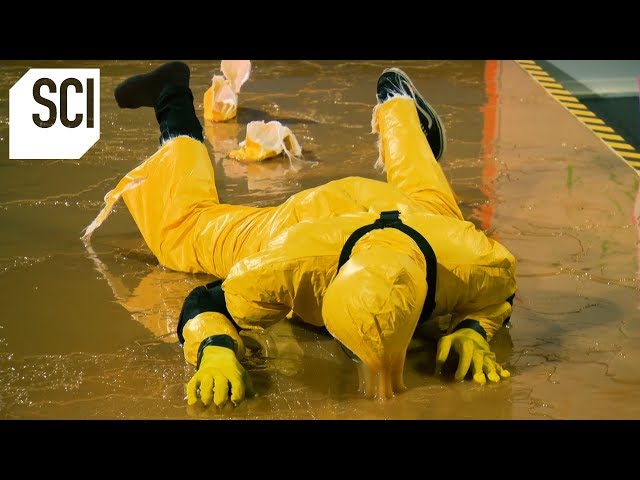 Catching a Human With a Giant Glue Trap! | MythBusters Jr.