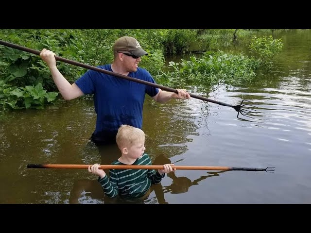 Forging Fishing Spears + Hunting Snakeheads in Swamp - Forging Fishing Catch & Cook Challenge