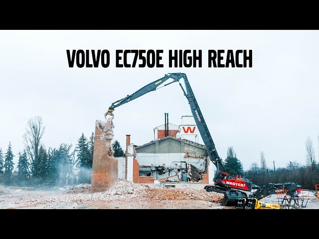 Volvo EC750E High Reach - chimney demolition in Vienna