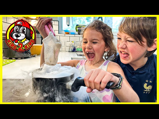 Kids Pretend 👨‍🍳 ROCKS & SOCKS STEW! Caleb & Isabel Bake Croissants for Princess Mary