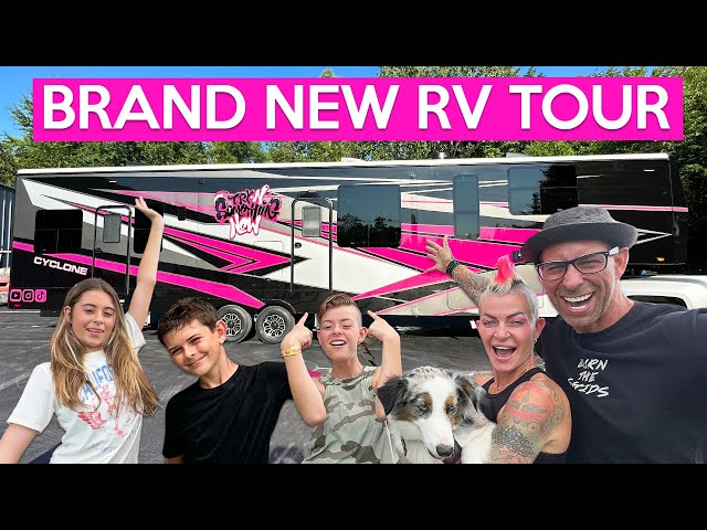 FULL RV TOUR- Full-time family of 5 gets HUGE UPGRADE!