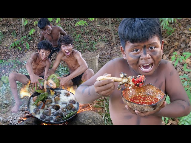 Primitive Wildlife - COOKING SNAIL. Eating Delicious