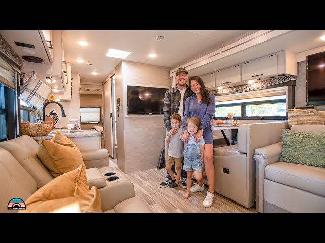 Full Time RV Life - Family of 4 in Class A RV