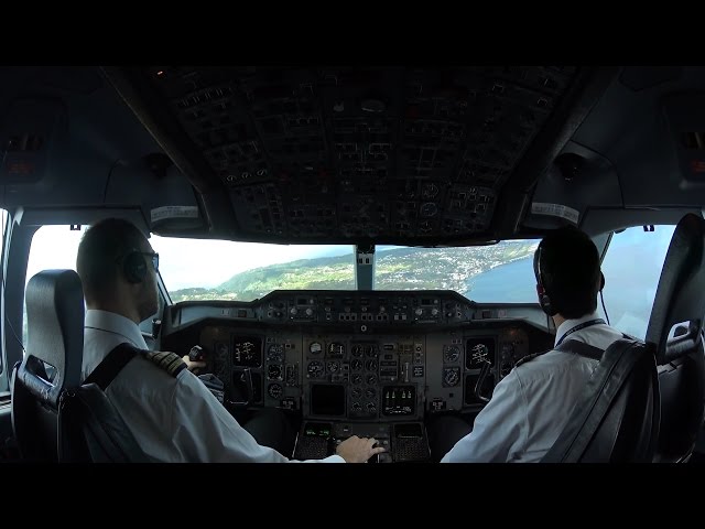 A310 cockpit view landing at Madeira | Funchal