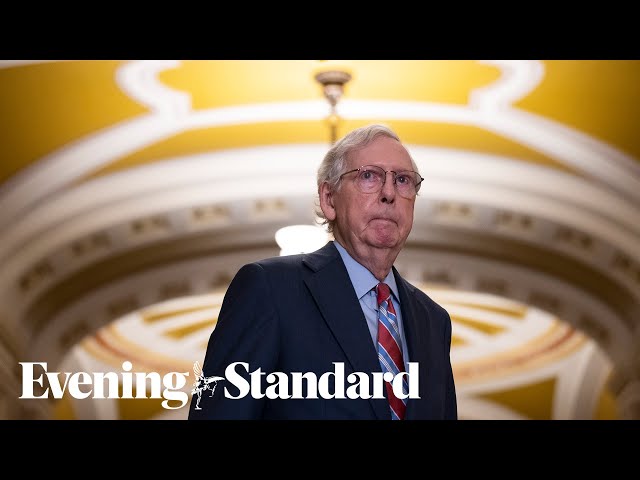 Mitch McConnell freezes for second time during press event