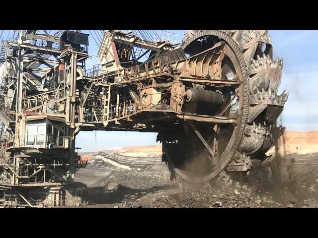 Huge Bucket Wheel Excavators In Action - Mega Machines Movie
