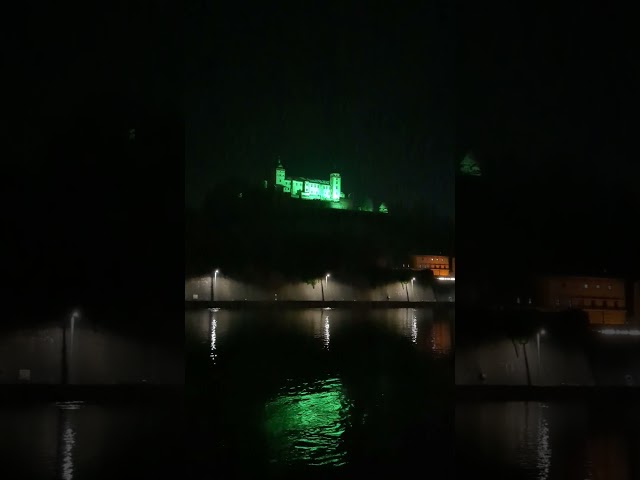 Die Festung in #Würzburg leuchtet grün | #shorts