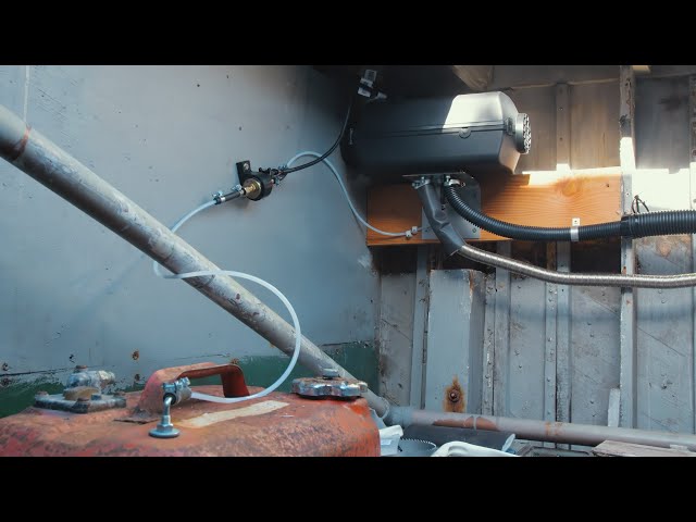 I installed a Diesel Heater in my 1940 Wood Boat | Episode 34 ⚓