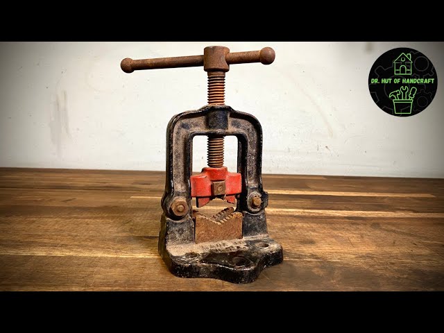 Restoring an old pipe vice (copper plating and flame coloring) I Dr. Hut of Handcraft