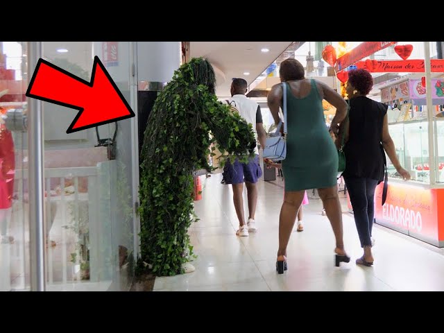 Bushman prank in Abidjan Mall #2( Cote D'ivoire )