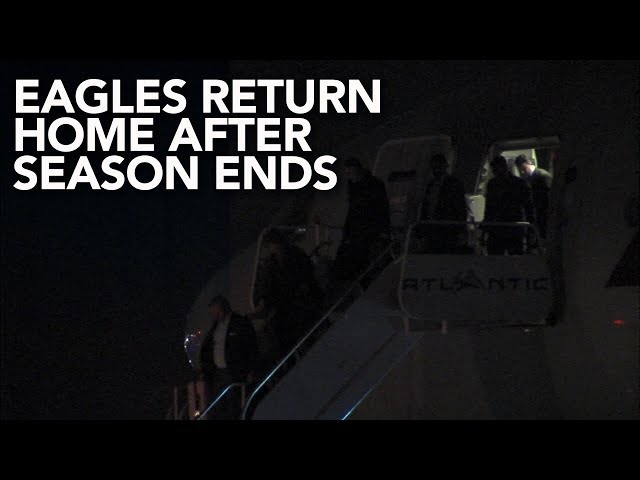 Philadelphia Eagles return home after loss to New Orleans Saints