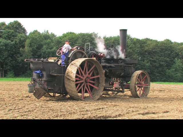 Dampf -Traktor pflügt - Steam Tractor Ploughing