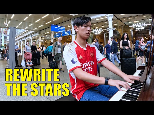 When I Play Rewrite The Stars on Piano outside Eurostar Exit in Train Station | Cole Lam