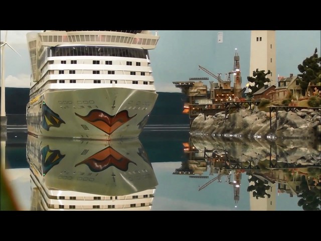 beatuiful rc ships at Miniatur Wunderland - cruising with AIDA, Cap San Diego and Superfast