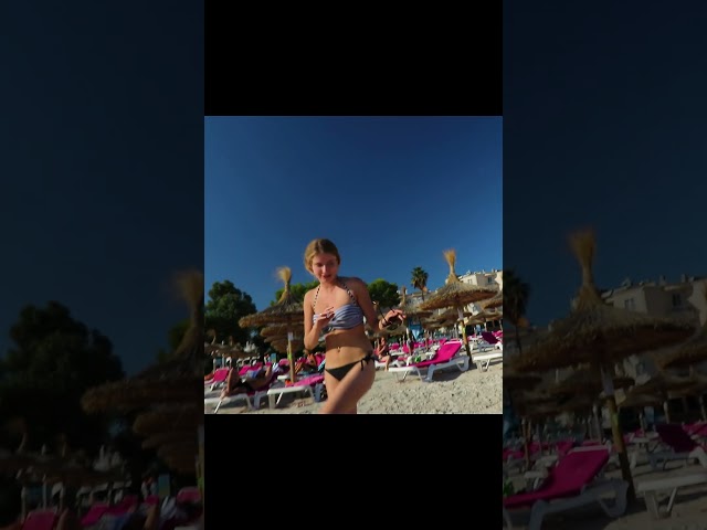 She got freaked out by this #magic #beach #tricks #power