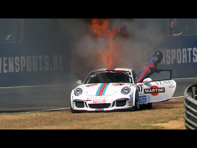 Porsche 991 cup ON FIRE