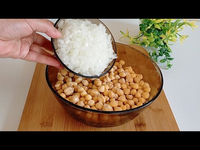 With this recipe everyone will love chickpeas! Quick and easy cheap recipe