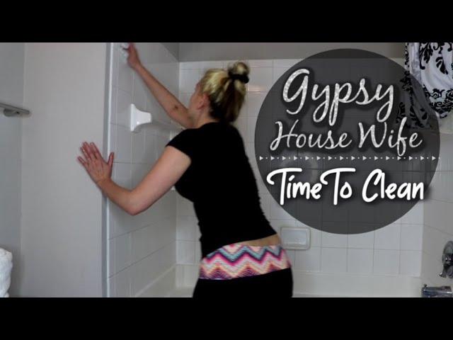 GYPSY HOUSE WIFE CLEANING ROUTINE + PUTTING AWAY CHRISTMAS DECOR