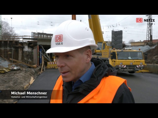 VDE 8: Bahnbrückenmontage über Essener Straße in Leipzig im Februar 2017