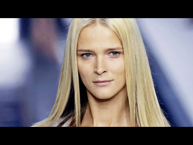 Models of 2000's era: Carmen Kass