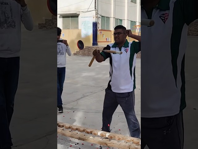 Fastest time to break 100 targets with a nunchaku - 38.6 seconds by Muhammad Rashid 🇵🇰