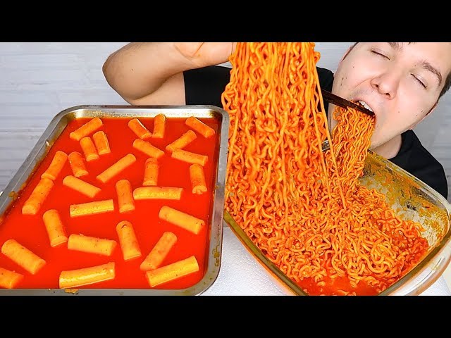 GIANT SPICY RICE CAKES 떡볶이 먹방 CHEESY FIRE NOODLES  • Mukbang & Recipe