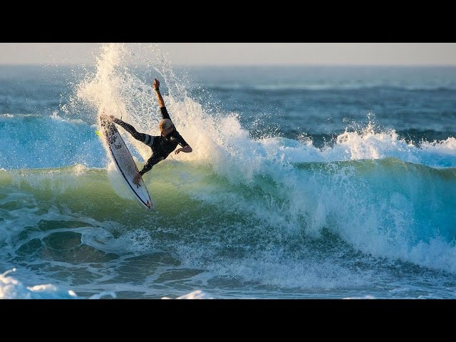 Kolohe Andino Heats Up Mexico with his Raw Freesurfing