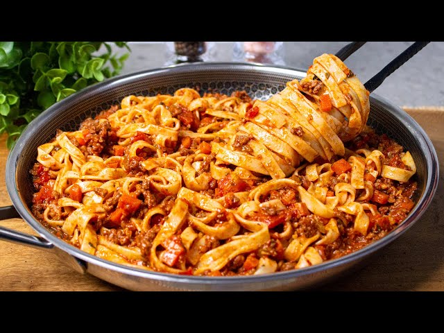 I have never eaten such delicious pasta! The famous pasta bolognese recipe! Yummy!