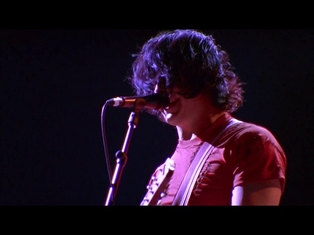 The White Stripes - Dead Leaves and the Dirty Ground (Live at Coachella 2003)