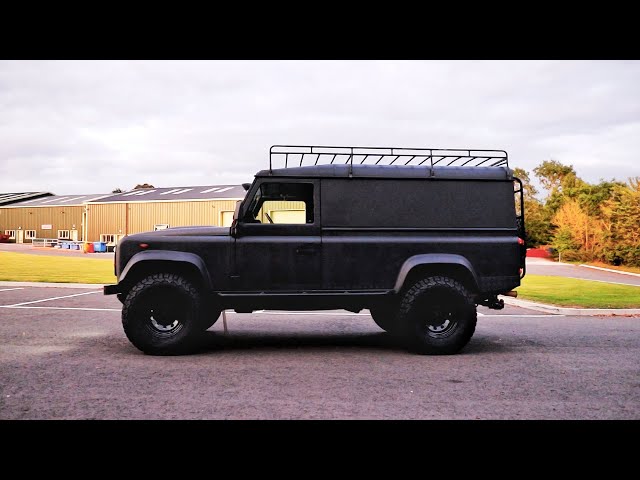 Painting my Land Rover Defender BLACK