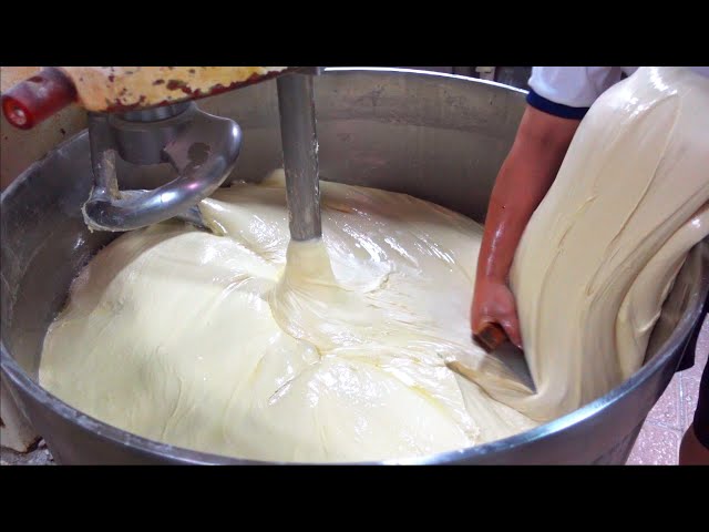 Soft and Tasty! Amazing Bread Making Process(Melon Bread,  Ham and Cheese Bread)  / 驚人的維也納吐司製作過程