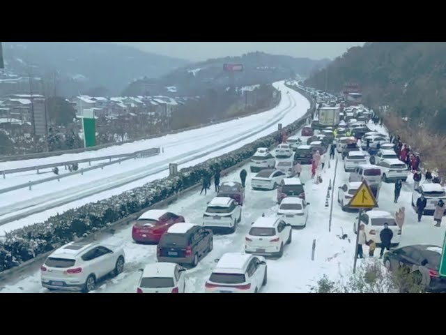 Frozen fury, China can't hold! Snowstorm causing chaos in Henan