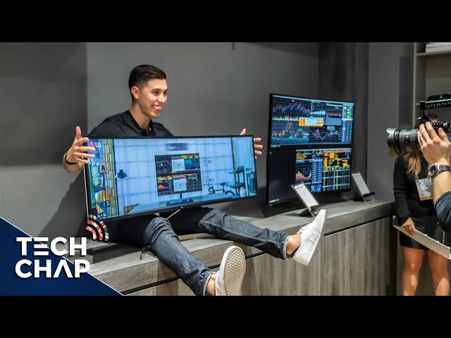 SUPER UltraWide Monitor + The World's LIGHTEST 17" Laptop + LG CineBeam 4K! | The Tech Chap
