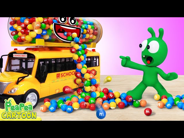 Wheels On the Bus - Pea Pea Playing with M&M Candy School Bus - Pea Pea Cartoon