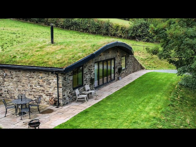 Touring An UNDERGROUND Holiday Home In The UK (The Burrow)