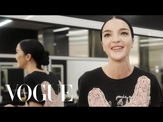 Mariacarla Boscono si prepara a sfilare alla Milano Fashion Week | Diary of a Model | Vogue Italia