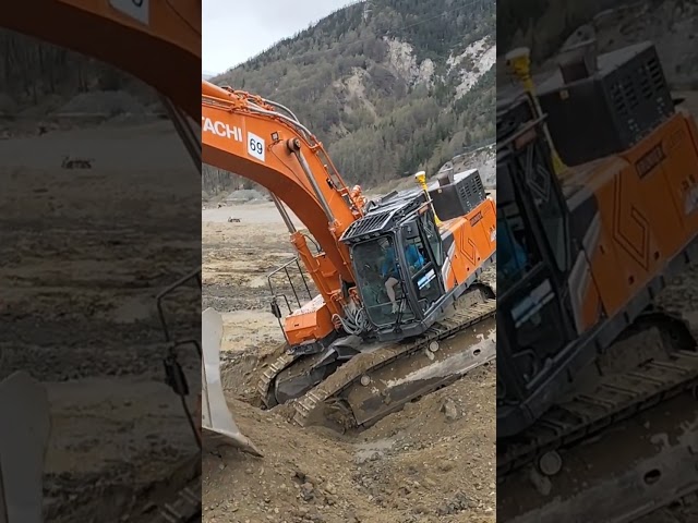 #construction #excavator #bulldozer #dumper #reschensee