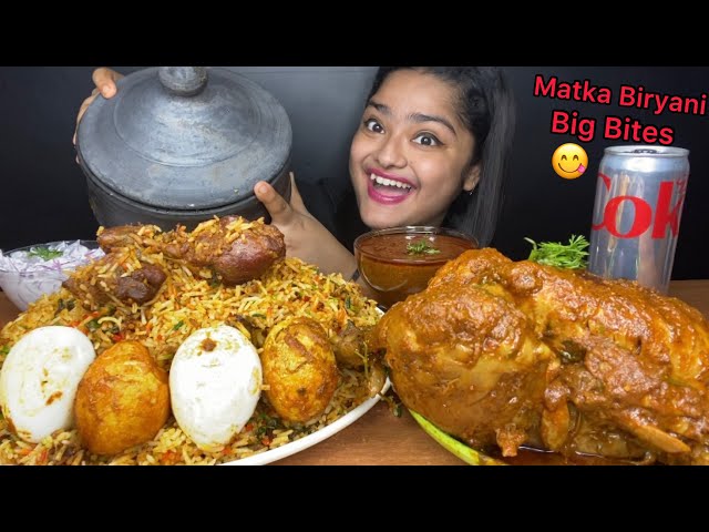 SPICY WHOLE CHICKEN CURRY 🔥 WITH CHICKEN MATKA BIRYANI, BOILED EGGS AND ONION RAITA | EATING SHOWS