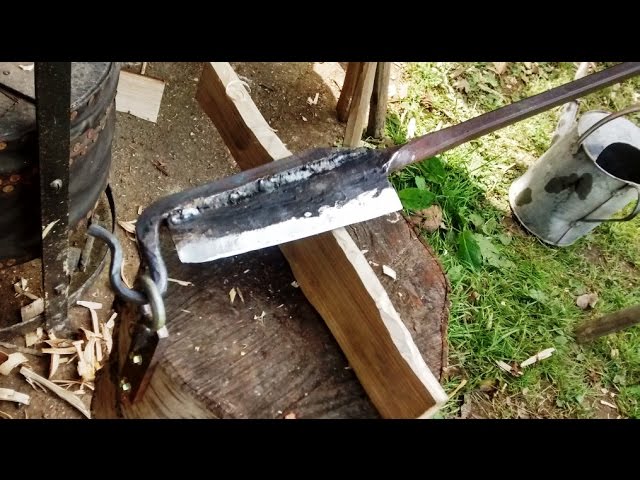 Blacksmithing a Peg Knife for Green Woodworking