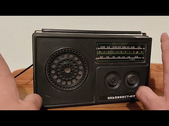 Vintage 1980 Soviet Russian Radio ALPINIST-417. Testing, sirfing throw ether at MW AM
