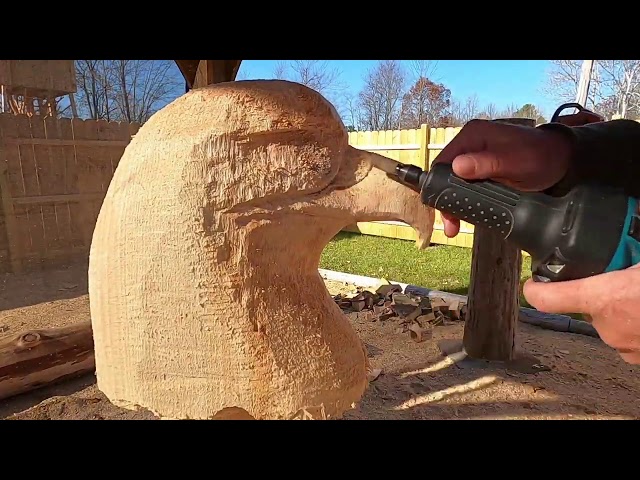 Chainsaw Carving an Eagle Head!