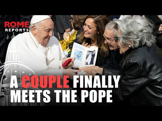 Couple celebrating 60 years of marriage finally meet Pope Francis