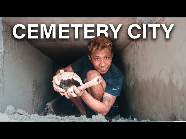 LIVING INSIDE THE TOMBS - The secret city in the cemetery of Manila🇵🇭