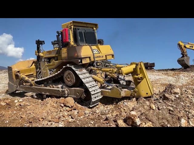 Caterpillar D9T Bulldozer Ripping Hard Rock - Diastasi Ateve
