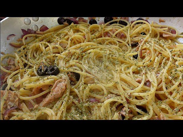 Italian cuisine at its best Spaghetti with tuna, an explosion of flavor in just a few minutes.To try
