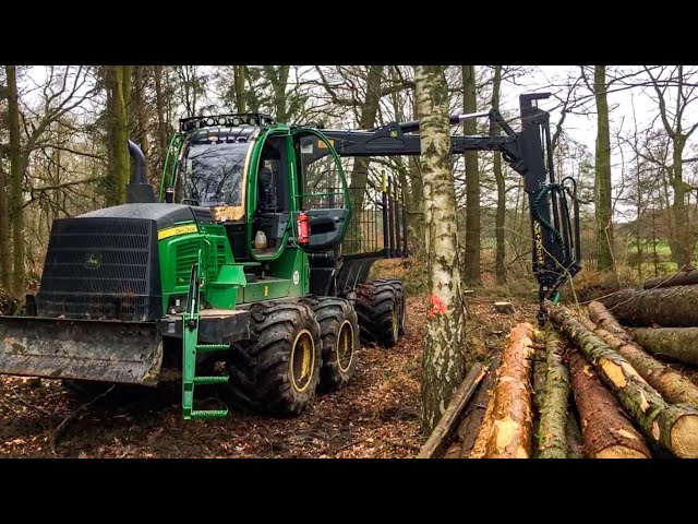 JOHN DEERE 1110G Forwarder I Wintereinbruch 2019 logging | forest machines
