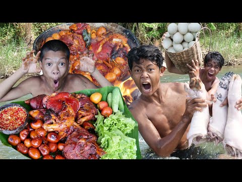 Primitive Technology - Cooking pigs leg recipe for food at forest - Eating delicious