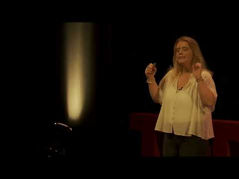 STOP à superproteção parental | Ines Afonso Marques | TEDxOeirasED